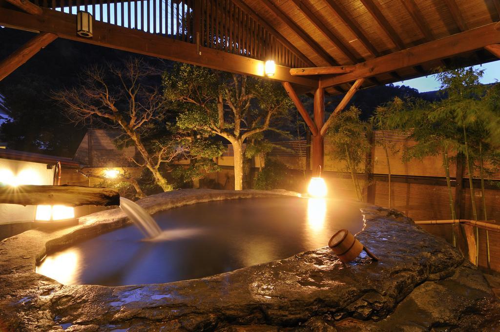 Hotel Shirakabeso à Izu  Extérieur photo