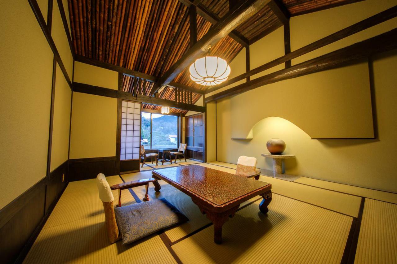 Hotel Shirakabeso à Izu  Extérieur photo