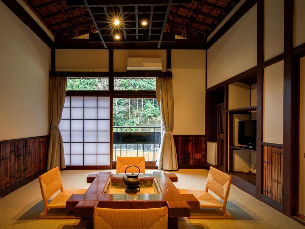 Hotel Shirakabeso à Izu  Extérieur photo